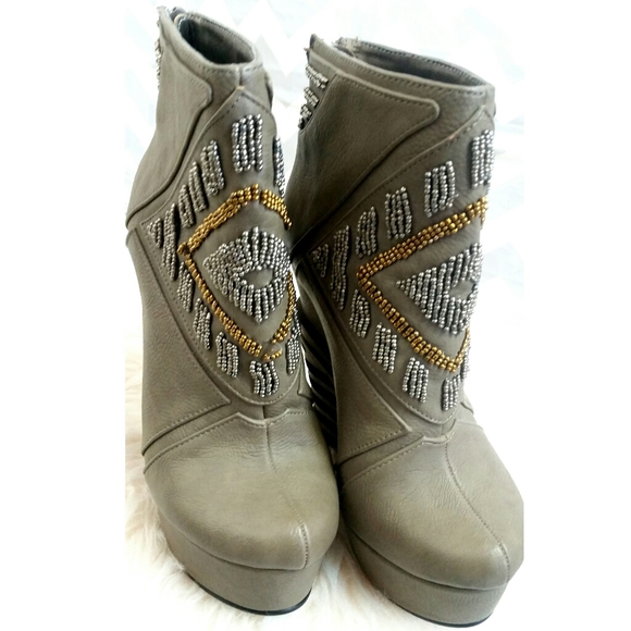 Michael Antonio Studio Cass Taupe Beaded Wedge 6 - Picture 2 of 8